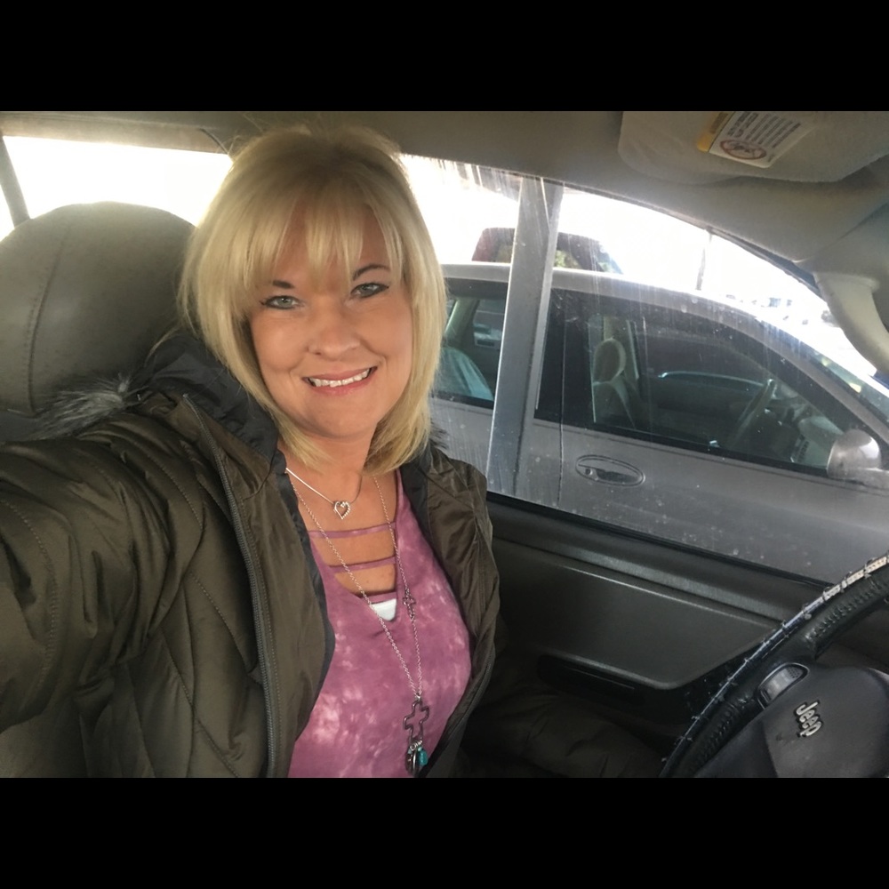 Meet your Posher, Angie